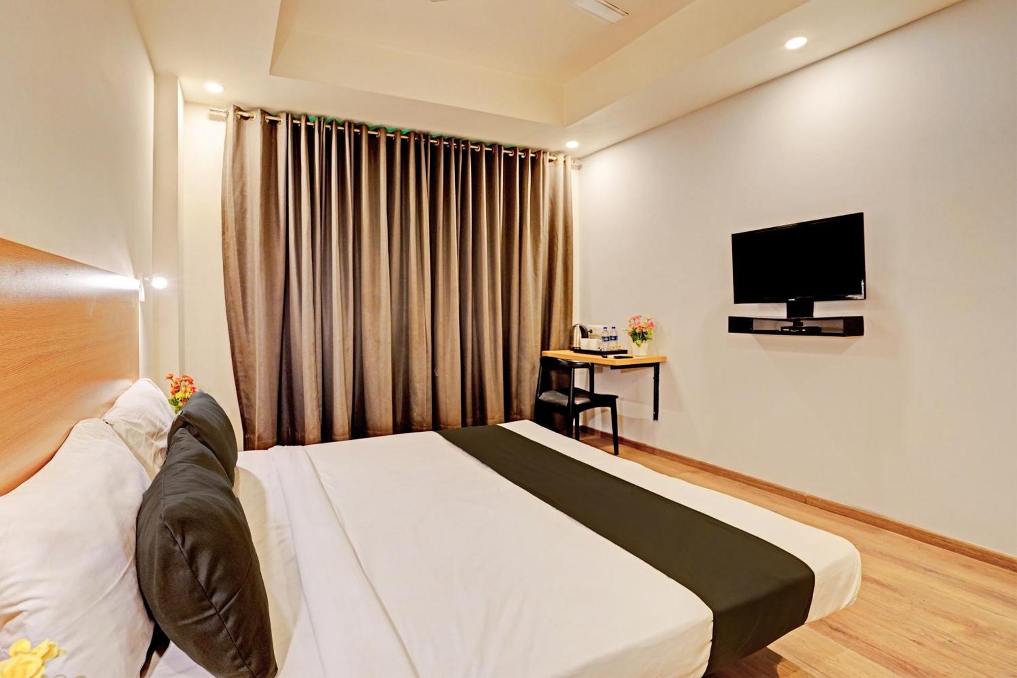 Townhouse Pantao Stays คูร์เคาน์ ภายนอก รูปภาพ